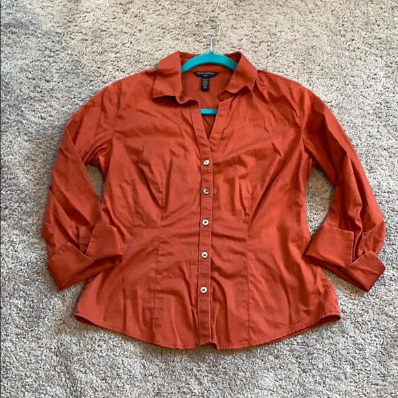 Banana Republic Tops - Banana republic cuff detail button up